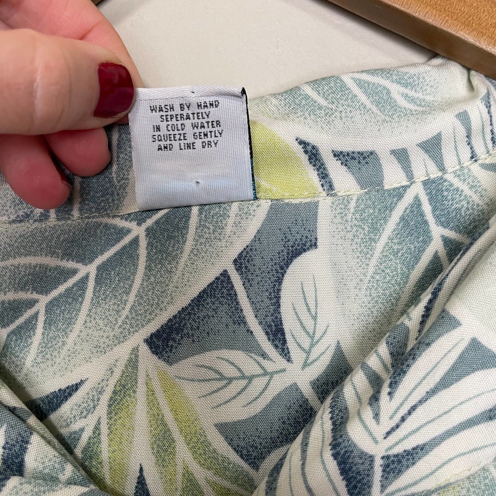 Third Coast Printed Button Down Short Sleeve Coll… - image 4